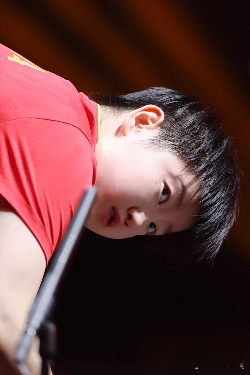 孙颖莎因伤退赛：总决赛战报
1、女单比赛
半决赛：因伤退赛，不敌蒯曼，无缘决赛