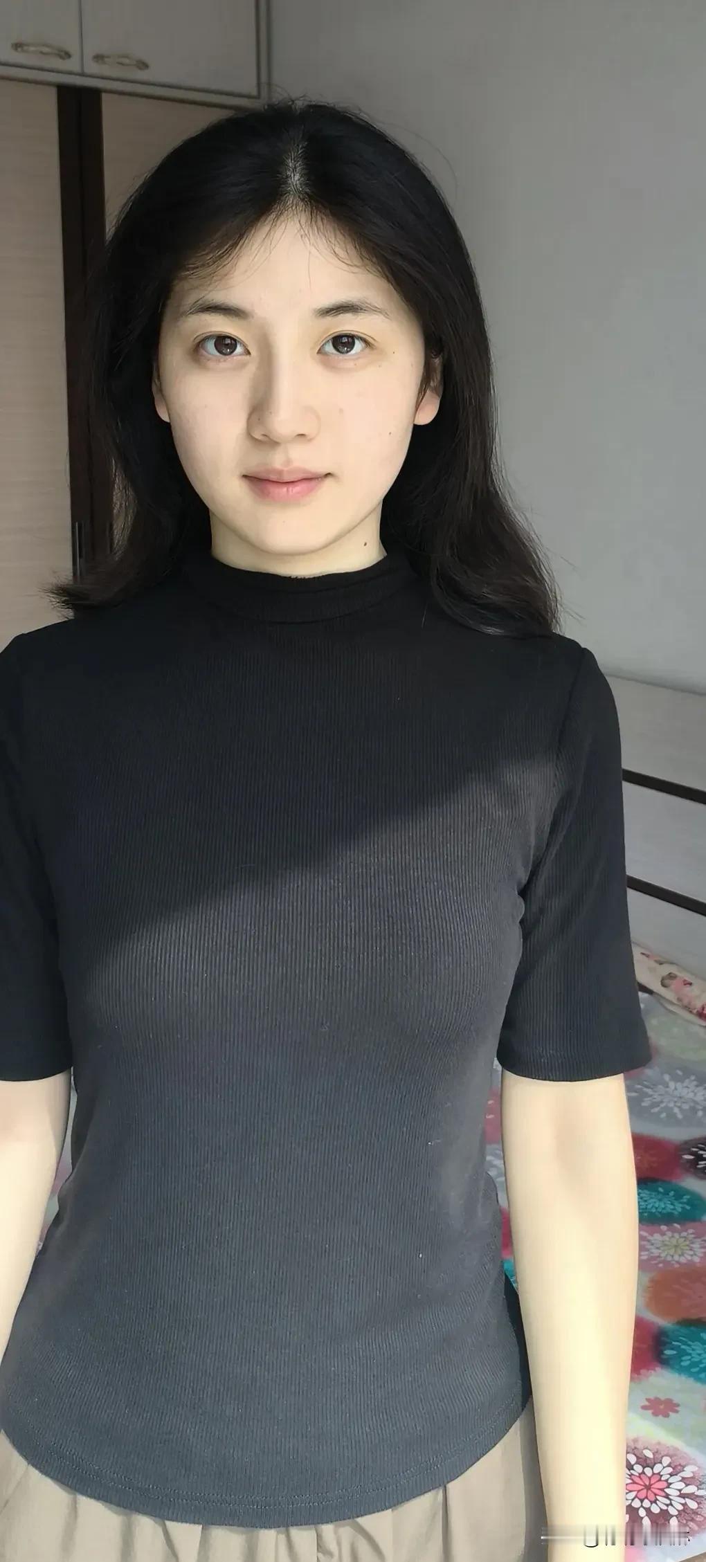 素颜挑战：你敢卸妆吗？  
清晨起床，镜子里的自己最真实。  
无需粉饰，自信就