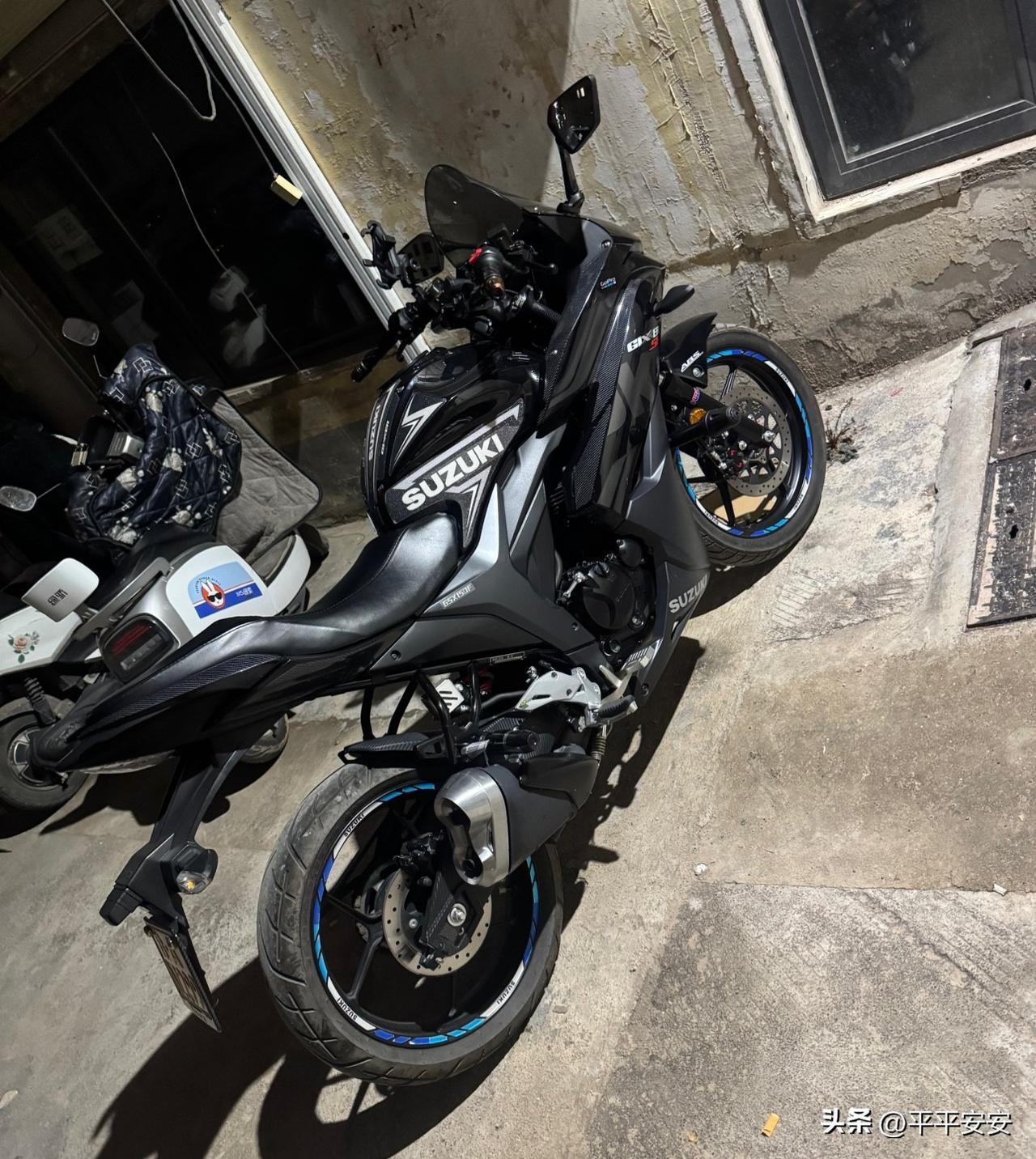 实力是底气，决定你能走多稳；机遇是东风，决定你能飞多高。真正的聪明人，平时默默沉