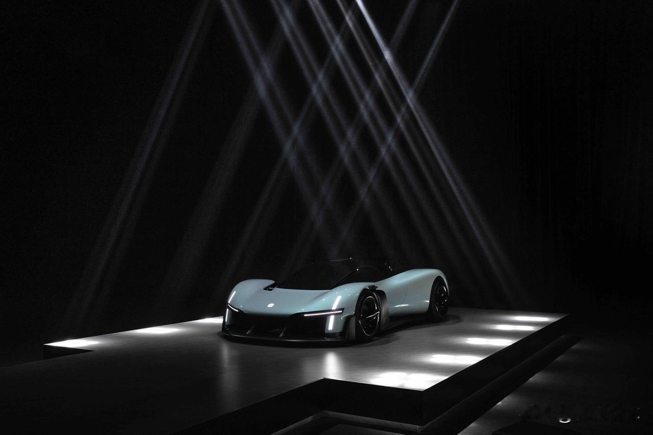 小米VGT，是小米与经典赛车游戏Gran Turismo联手打造的纯电概念超跑，