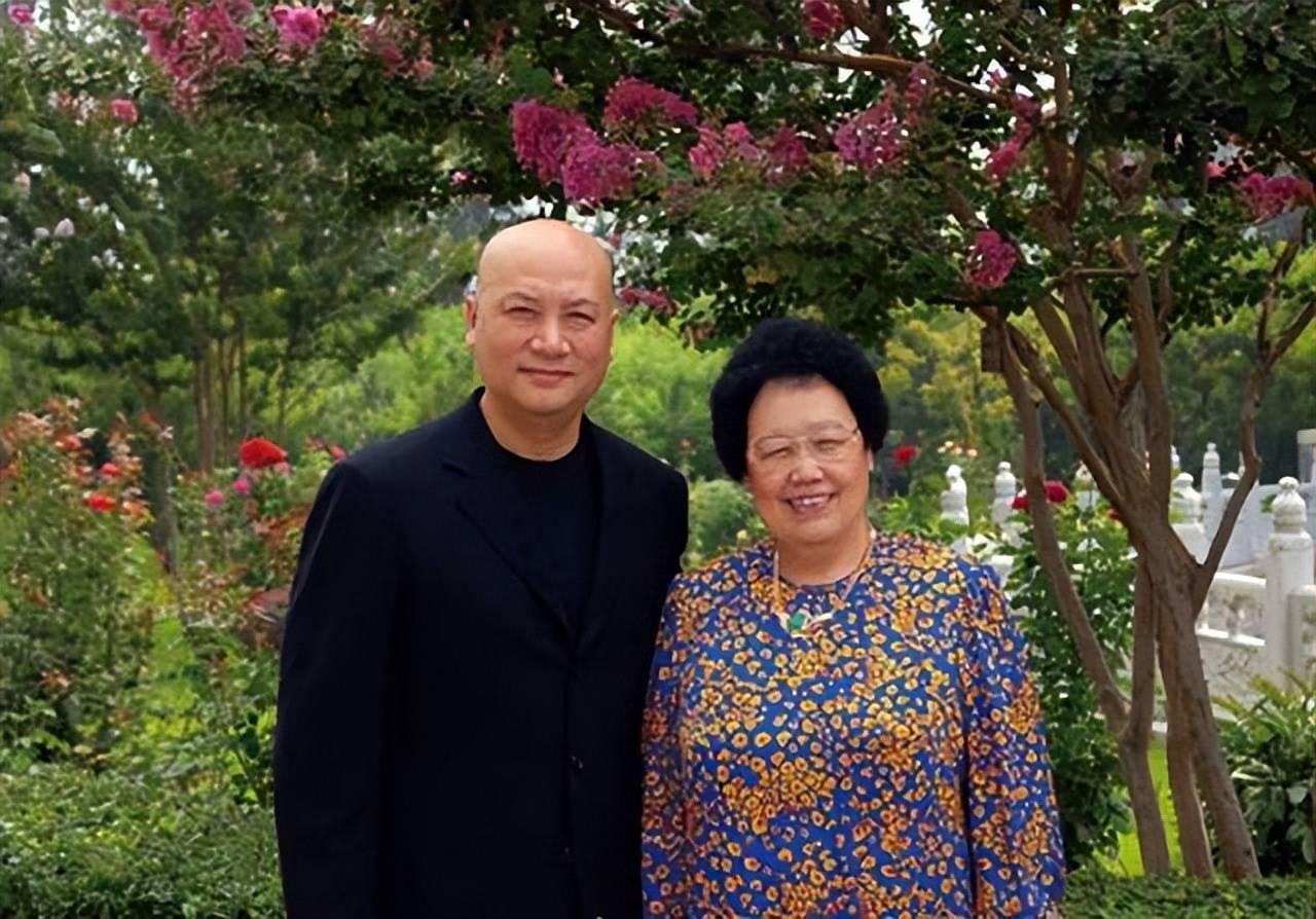 陈丽华离世，“唐僧”迟重瑞能分到多少遗产

知名女企业家陈丽华4月5日离世，享年