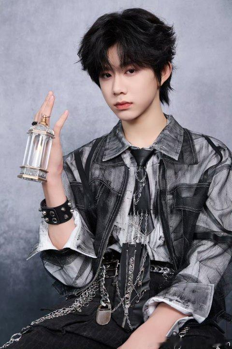 陈奕恒荣耀之战造型陈奕恒荣耀之战准备好了 陈奕恒荣耀之战造型来啦 