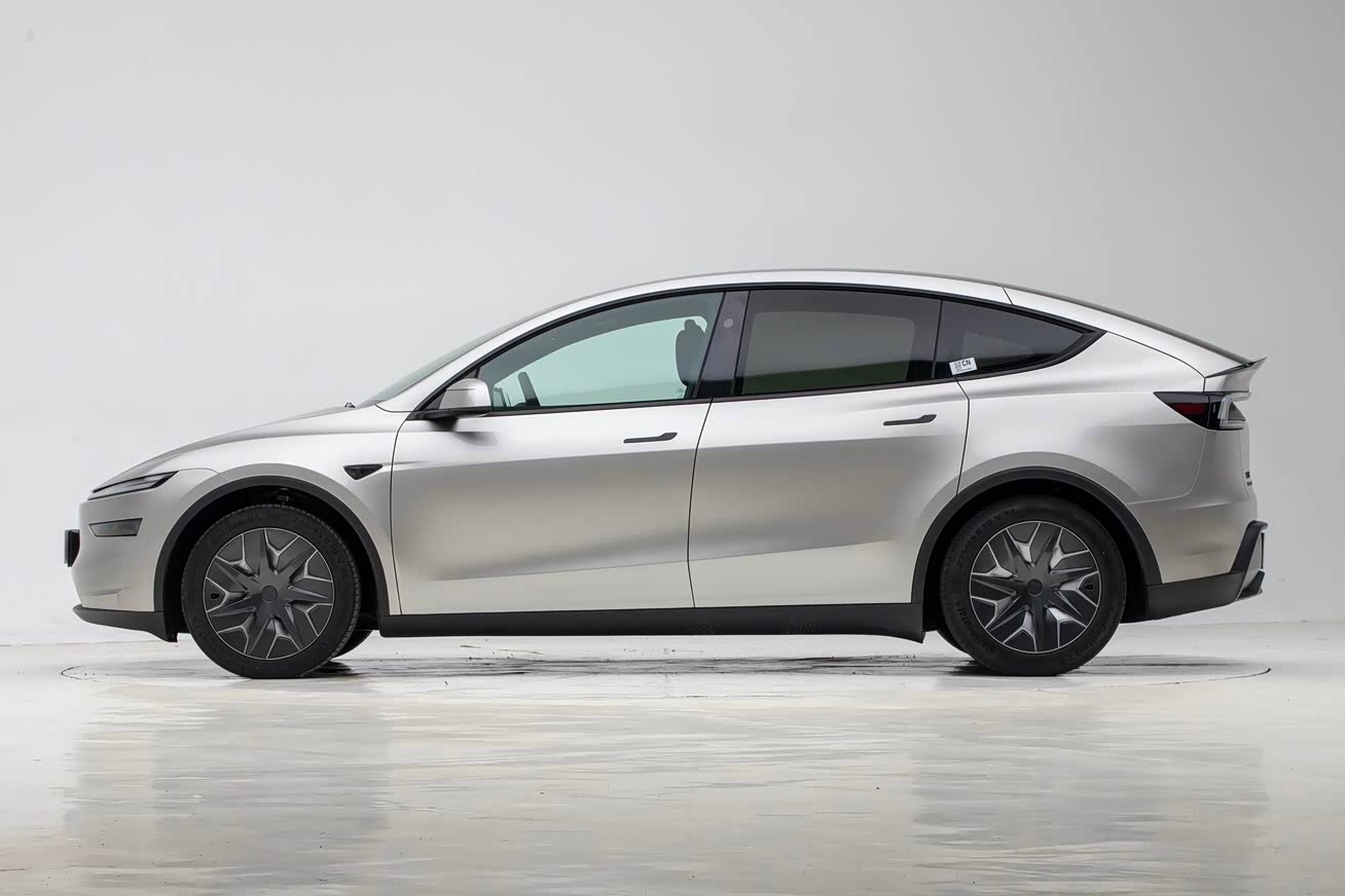 Model Y L上周上险销量1030辆、上上周894辆，这在6座SUV中已经不