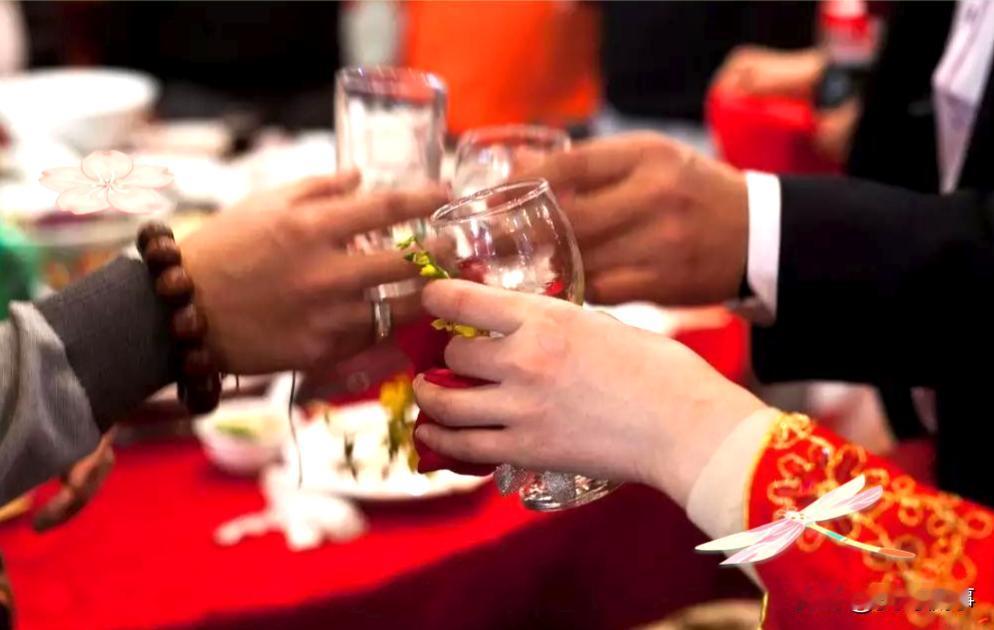 北京，男子来到朋友的婚礼上喝醉了酒，后被送往酒店房间休息，但是没想到的是，次日凌