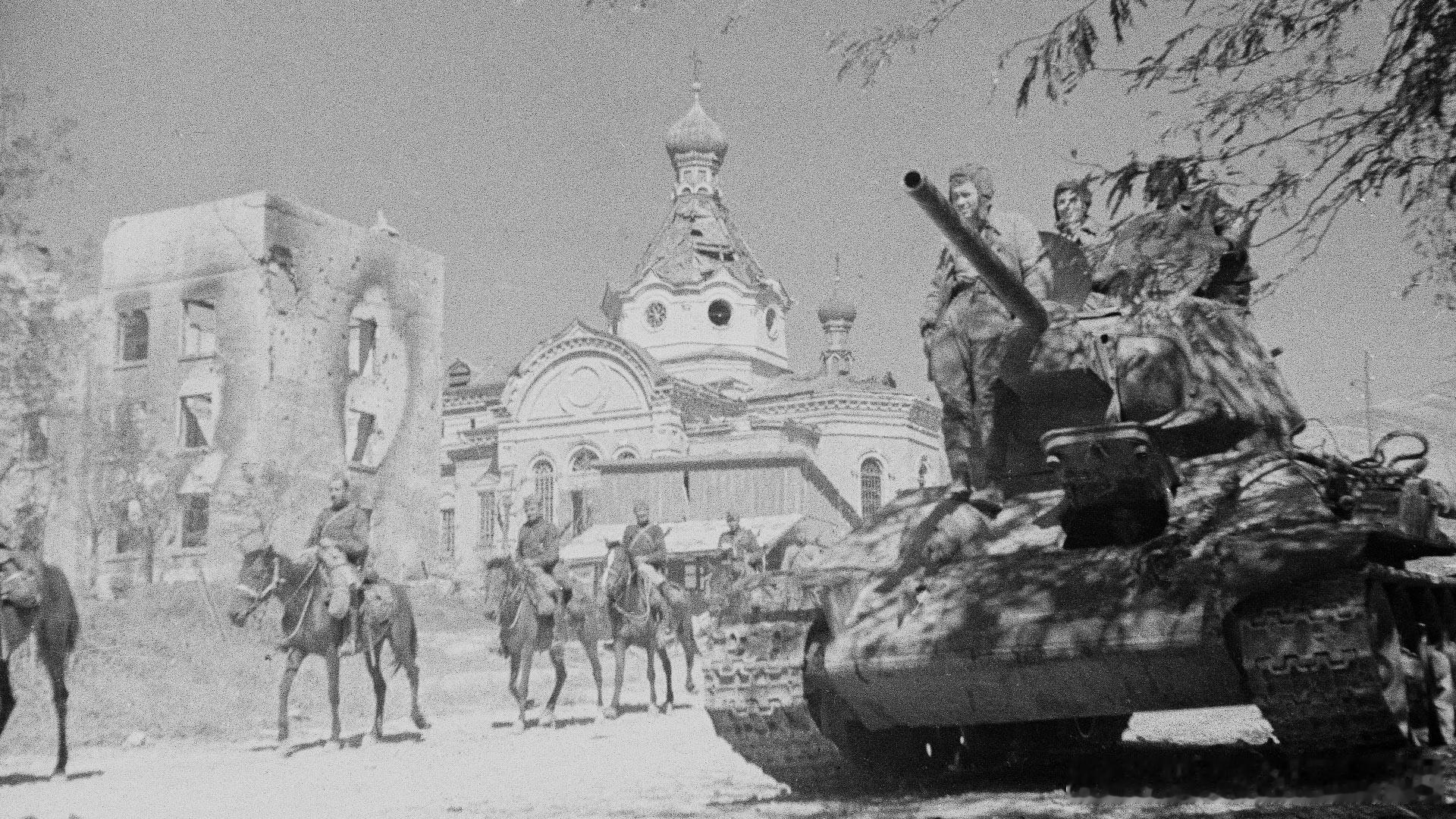 1943年9月16日苏军进入新罗西斯克军事历史全触达 ​​​