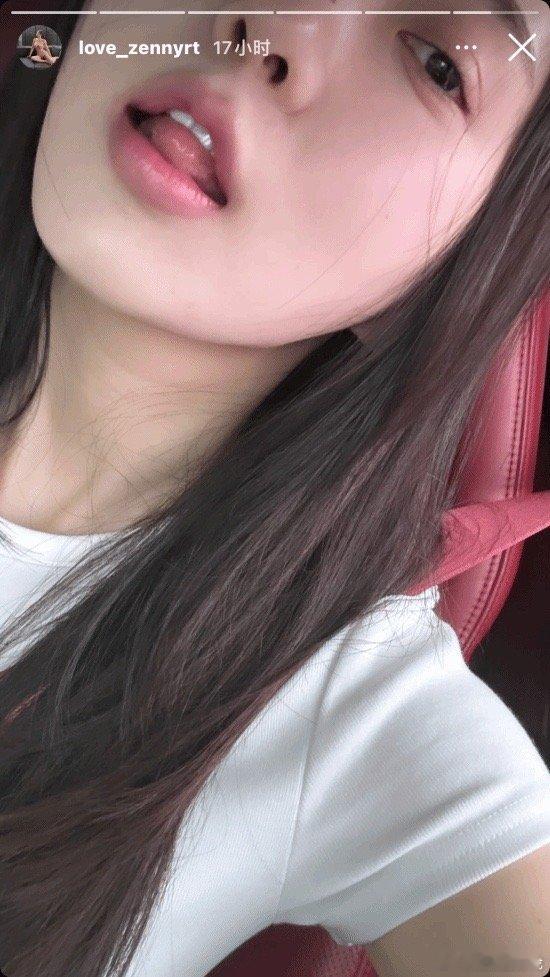 顶不住了！XDM这我是真喜欢[舔屏][舔屏]真爱拍照吐舌头！《星刃》女主体模更新