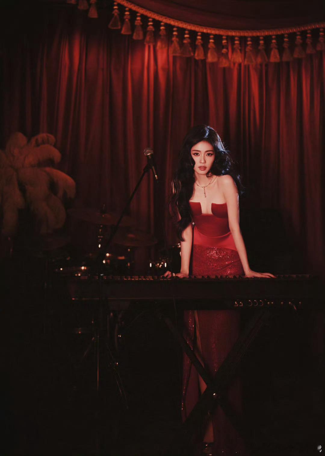 哈哈哈哈哈你鹿姐还在妆造进行时造型图长这样白鹿直播做妆造白鹿妆造进行时微博之夜出