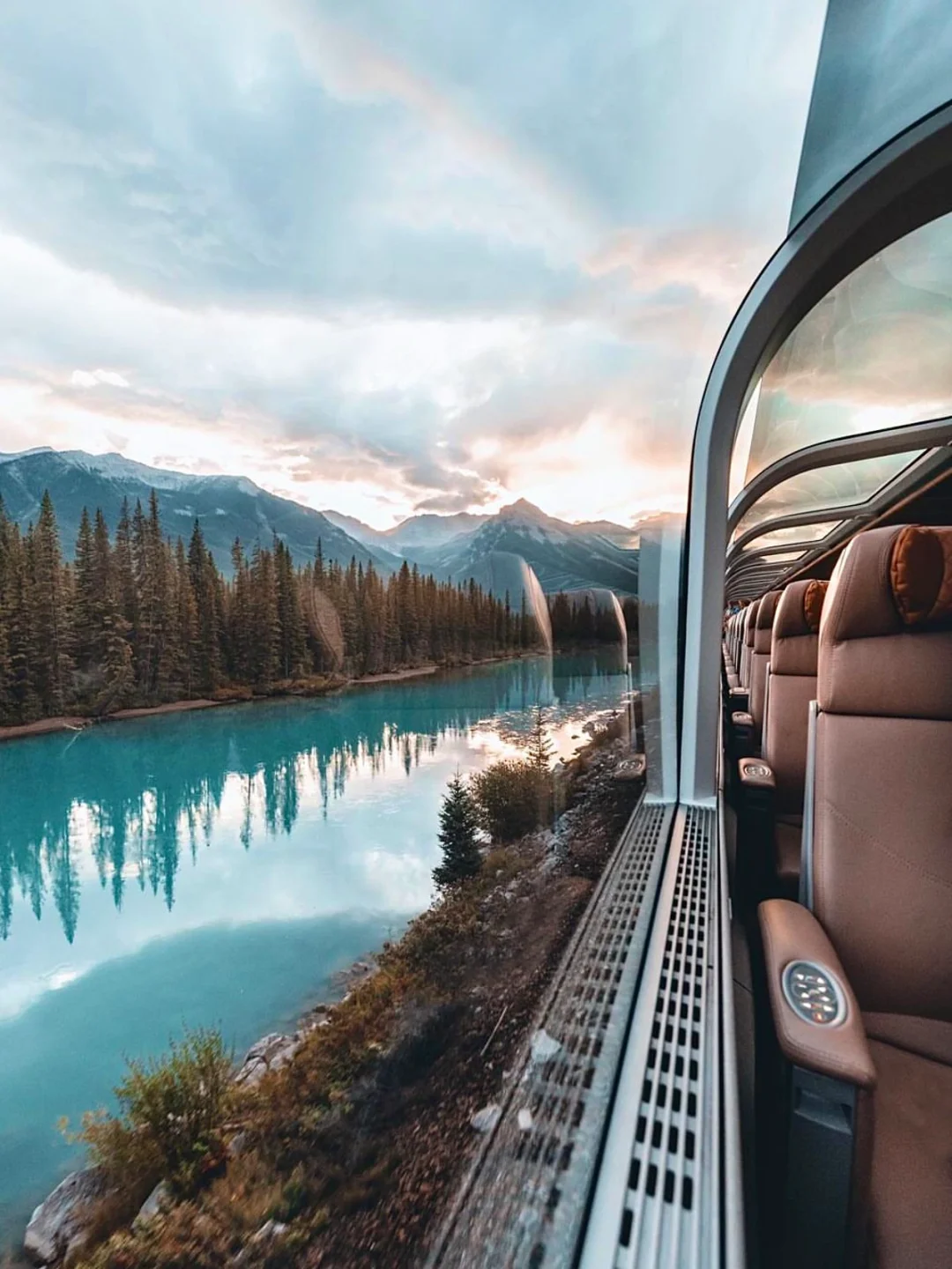 加拿大⛰️透明玻璃顶豪华列车之旅真的绝了！