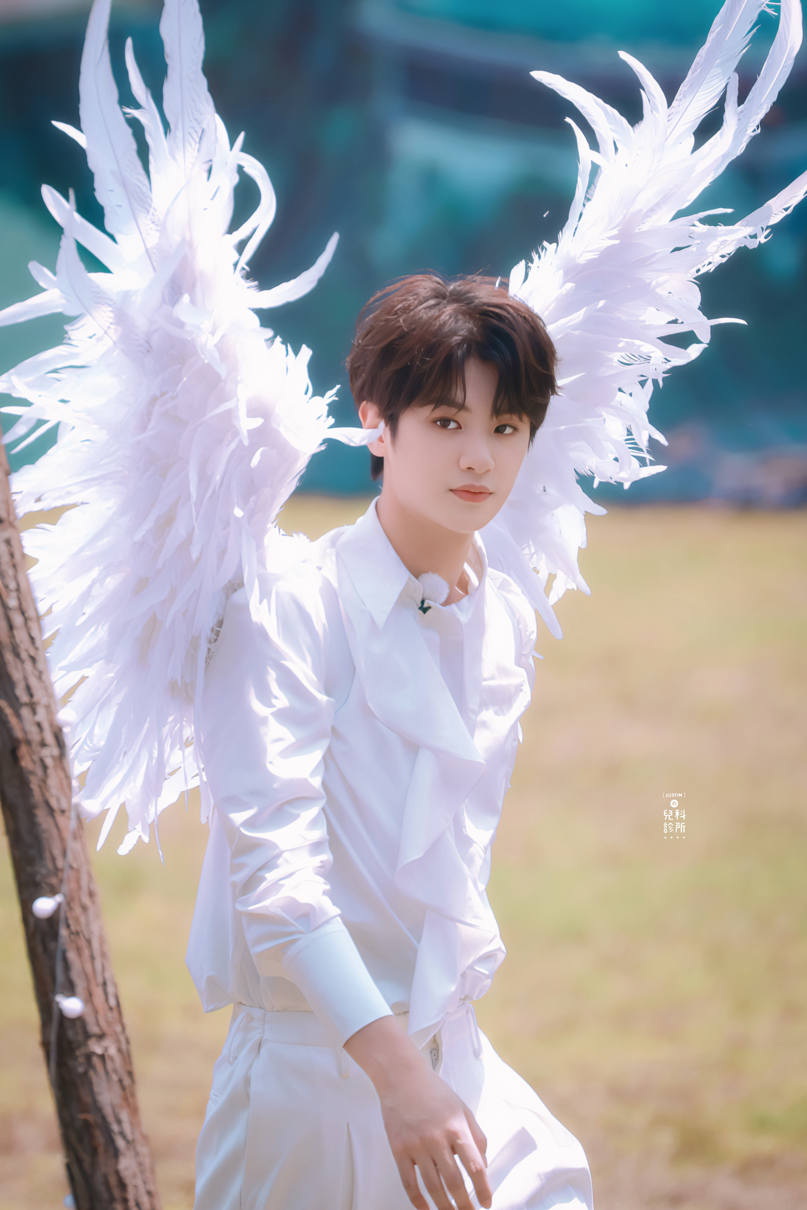 黄明昊《极限挑战》白色羽毛翅膀造型~天使小贾降临人间啦！坐等今晚~[打call]