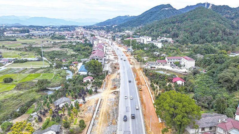 作为浏阳城区连接东区乡镇的交通大动脉，G354金口至冷井公路提质改造工程正以热火