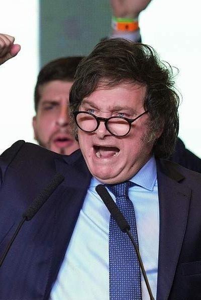 2025年10月13日，阿根廷财政部长卡普托宣布说：美国愿意继续买比索和债券，所