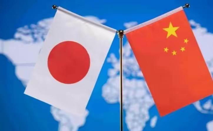 终于击中日本软肋了！

稀土牌打了好几轮，航母下水看了好几回，经济反制喊了好几遍