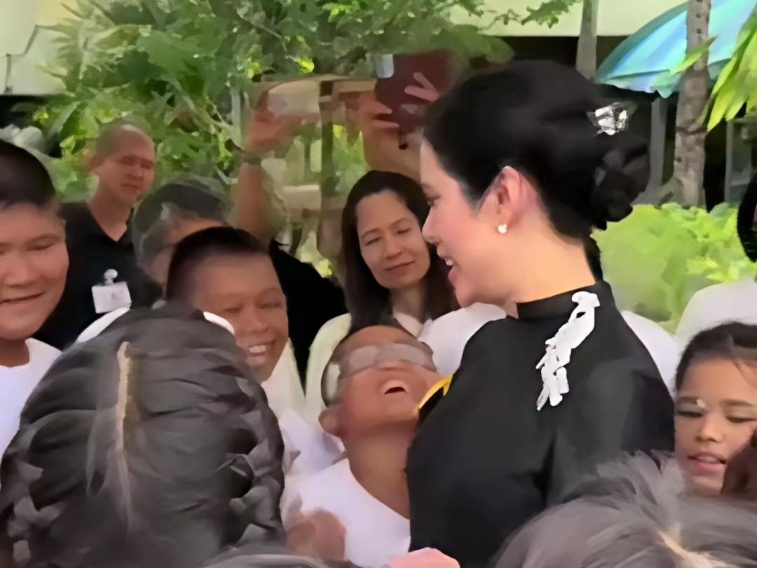 “逆风翻盘”的诗妮娜，这“宠”，能持续还是昙花一现呢？
8月的贵妃诗妮娜，无疑是