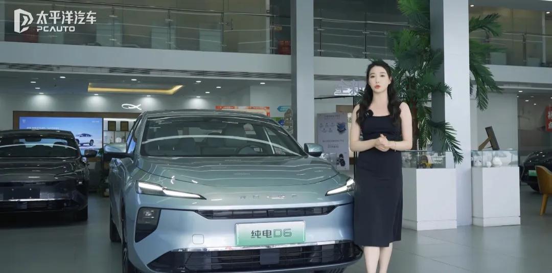 探店荣威D6实车，一起来瞅瞅:
1、车身尺寸方面，新车拥有4792mm的车长和2