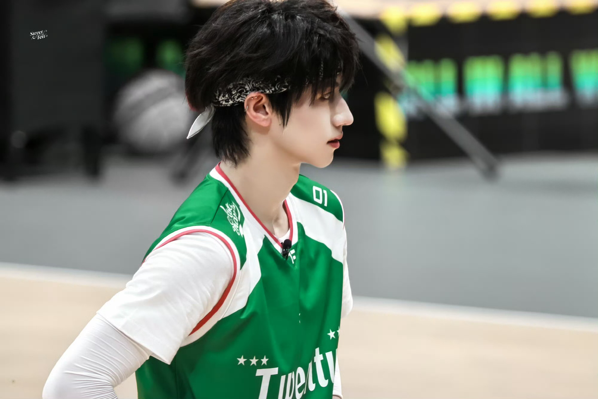 朱志鑫PRADA品牌大使朱志鑫💛朱志鑫一路向海的少年 👑朱志鑫 051  志