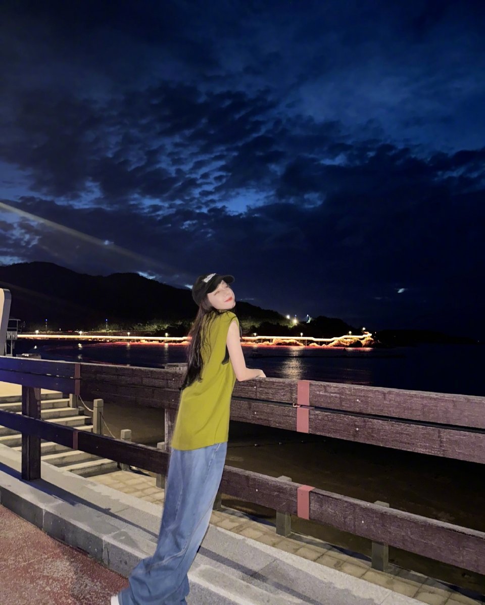 果然时尚的完成度是靠脸 ​​​