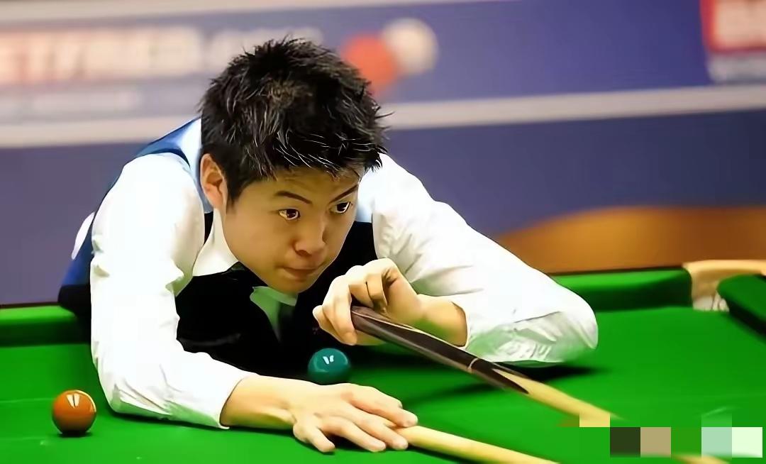 这几天我在看玉山斯诺克比赛，媳妇儿，跑过来说咋没见到那个姓梁的？

我说哪个姓梁