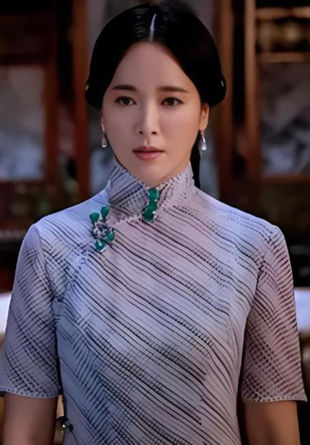 47集谍战剧，左小青韩栋领衔主演，多位老戏骨同台飙戏，剧情环环相扣，收视大火，熬
