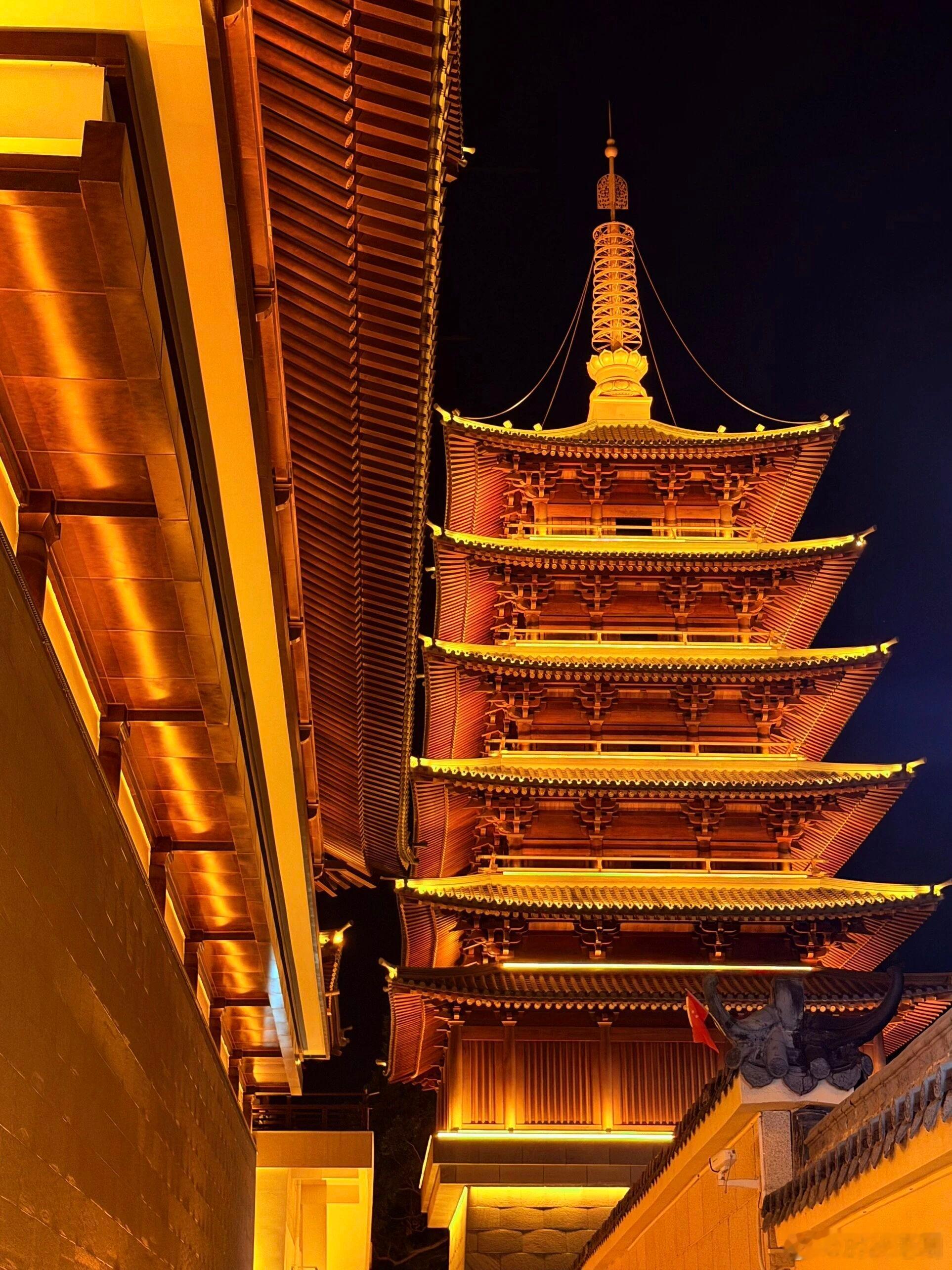 五代篡位的人，以前还和前代皇帝有着过命的交情，比如石敬瑭救过李嗣源，刘知远救过石