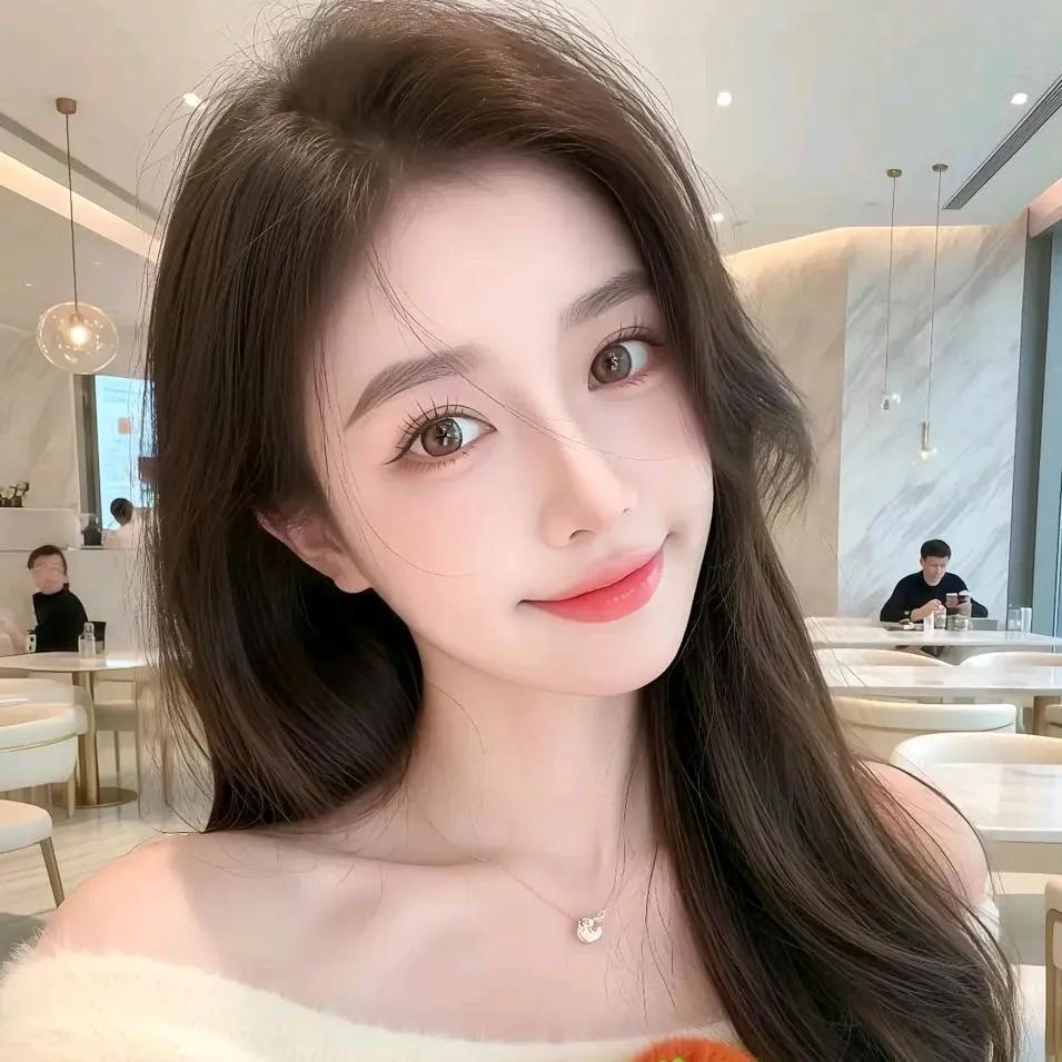 温柔长发甜美少女，餐厅自拍清新可爱。甜美自拍 自然美少女自拍 精致少女自拍 少女