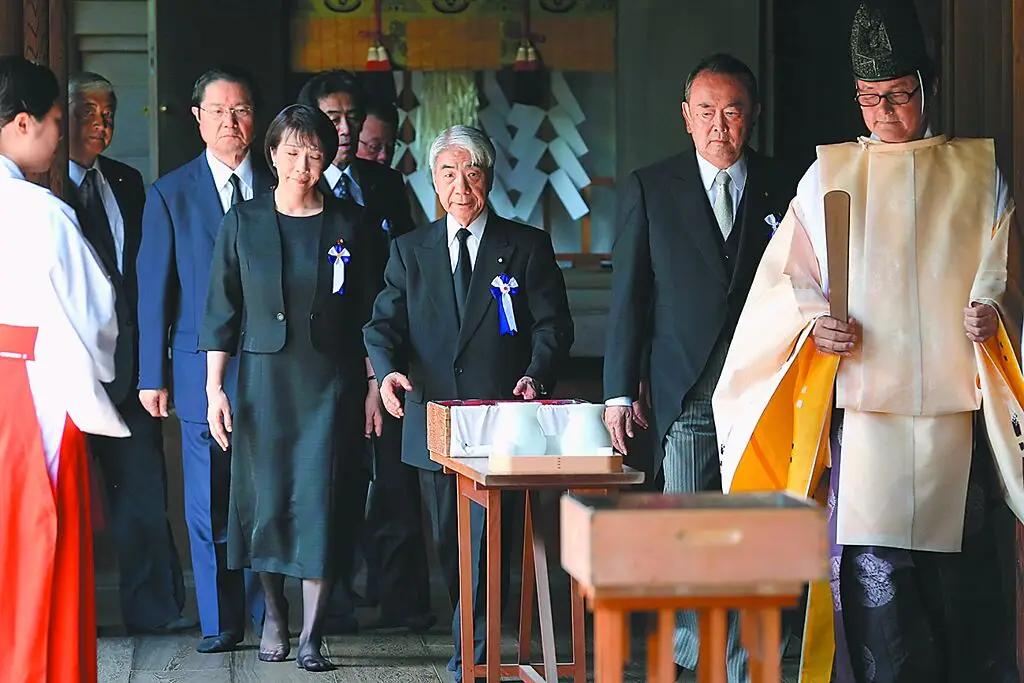 日本为什么始终供奉战犯？靖国神社背后的真相，到底藏着怎样的历史算盘？日本一次次面