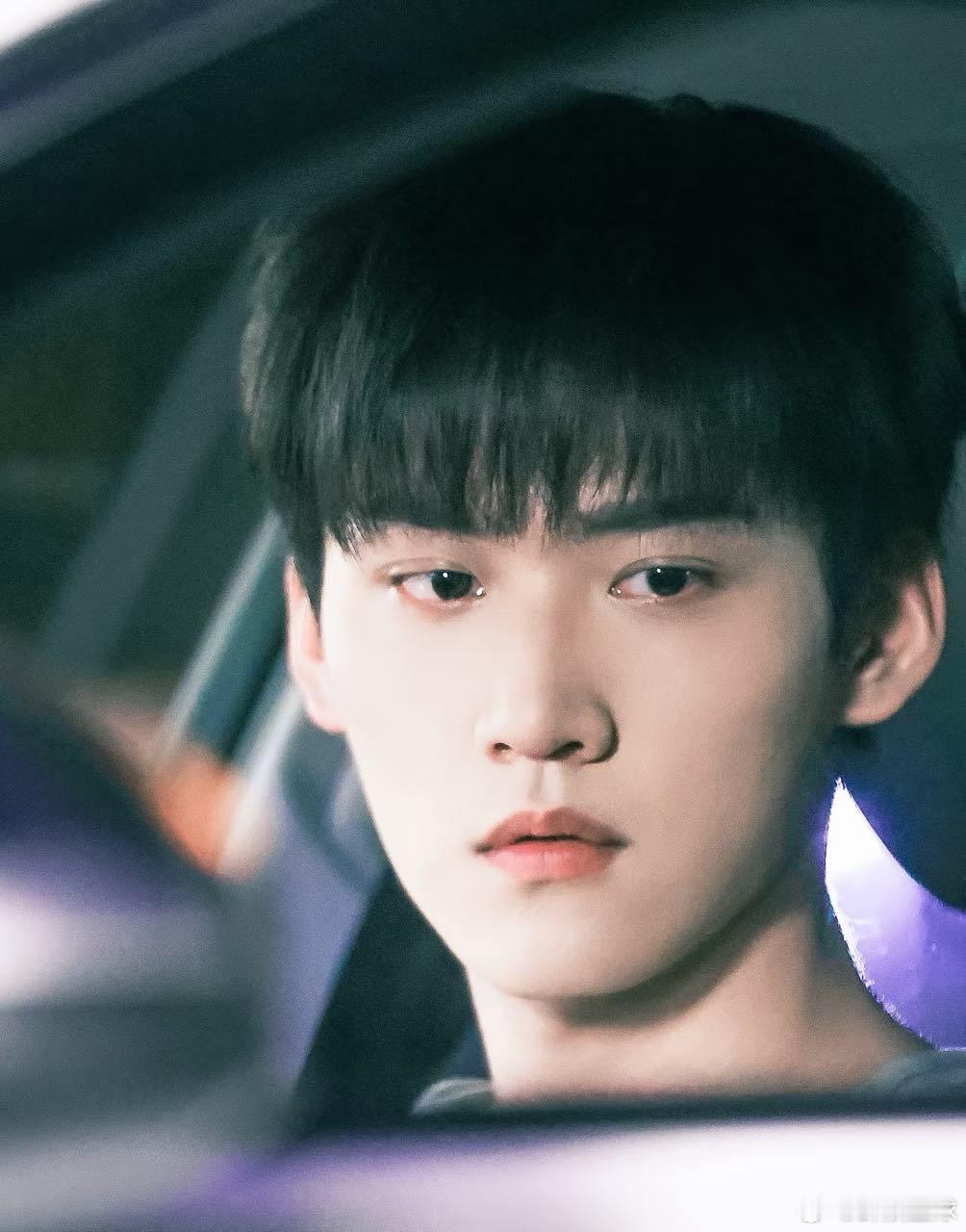 内娱适合演穷学生的男星把 “废墟玫瑰” 演得这么动人，周柯宇的细腻演技真的惊喜到