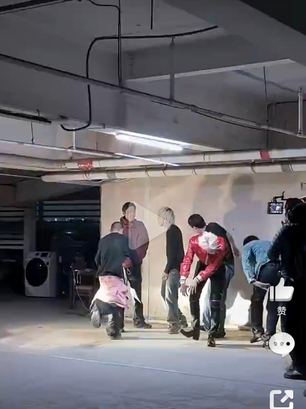 落落大女主有自己的六人团 