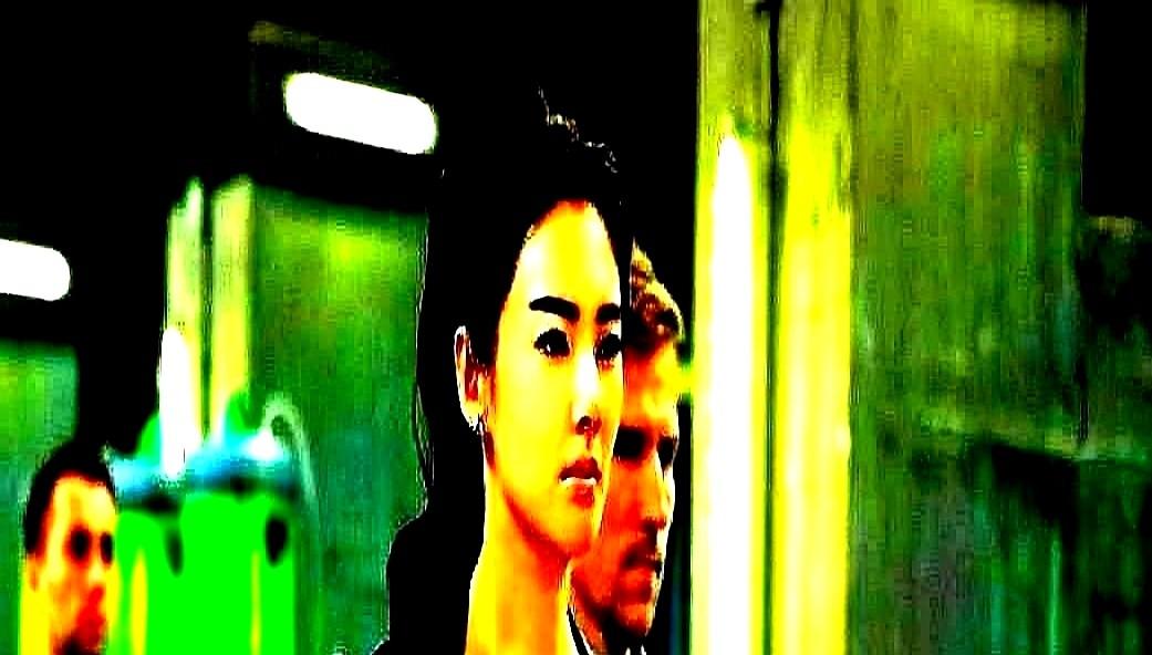 演员不拿工资改赌票房，输了真赔光。

吴京把《流浪地球2》的片酬换成票房分成，最