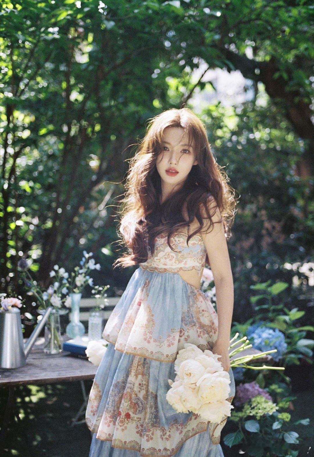 程潇好伟大的一张脸，最新营业梦镜氛围感十足，期待美女进组新剧！