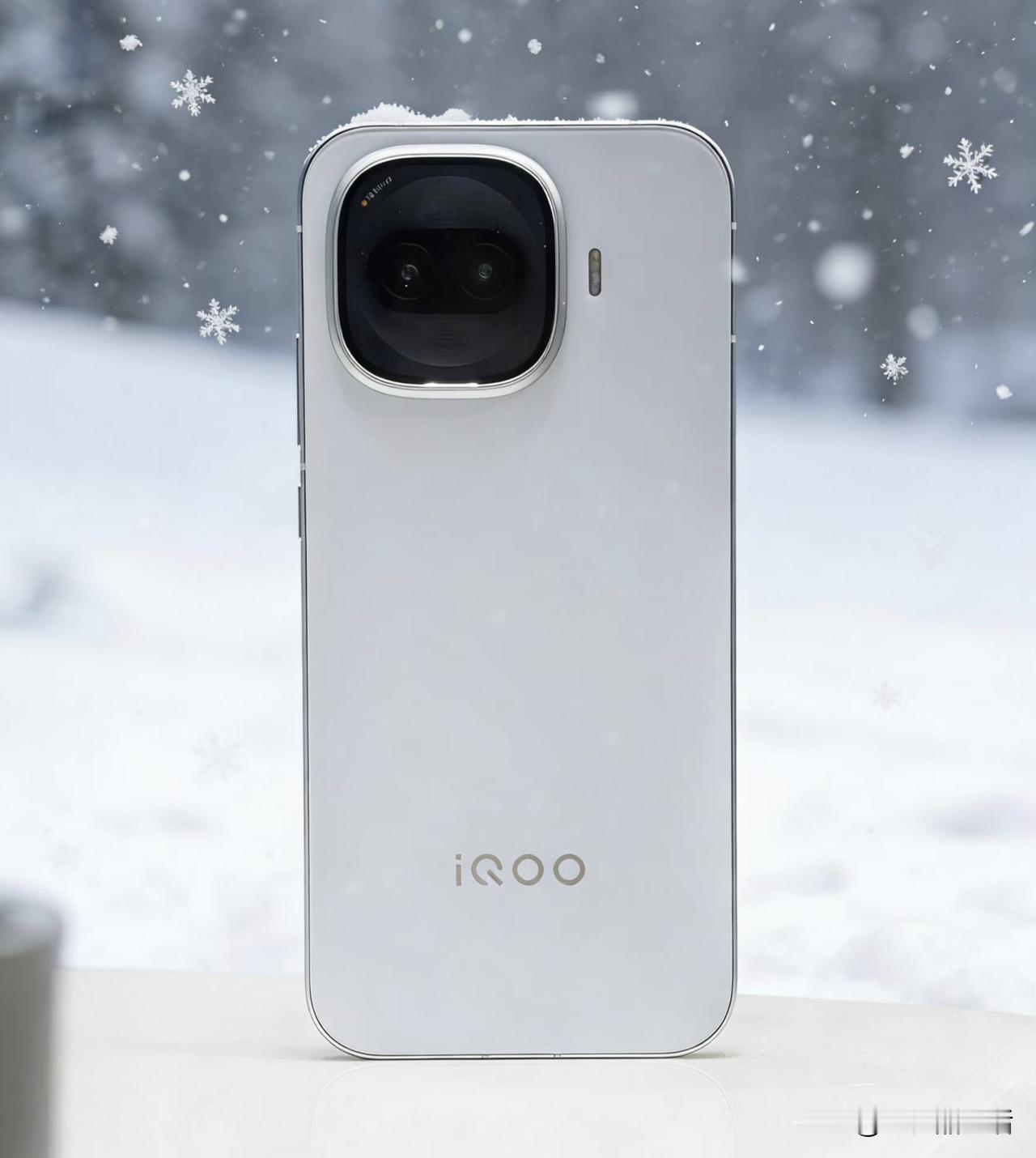 今日，有数码博主发文表示iQOO Z11 Turbo正式定档为本月发布，一机而胜