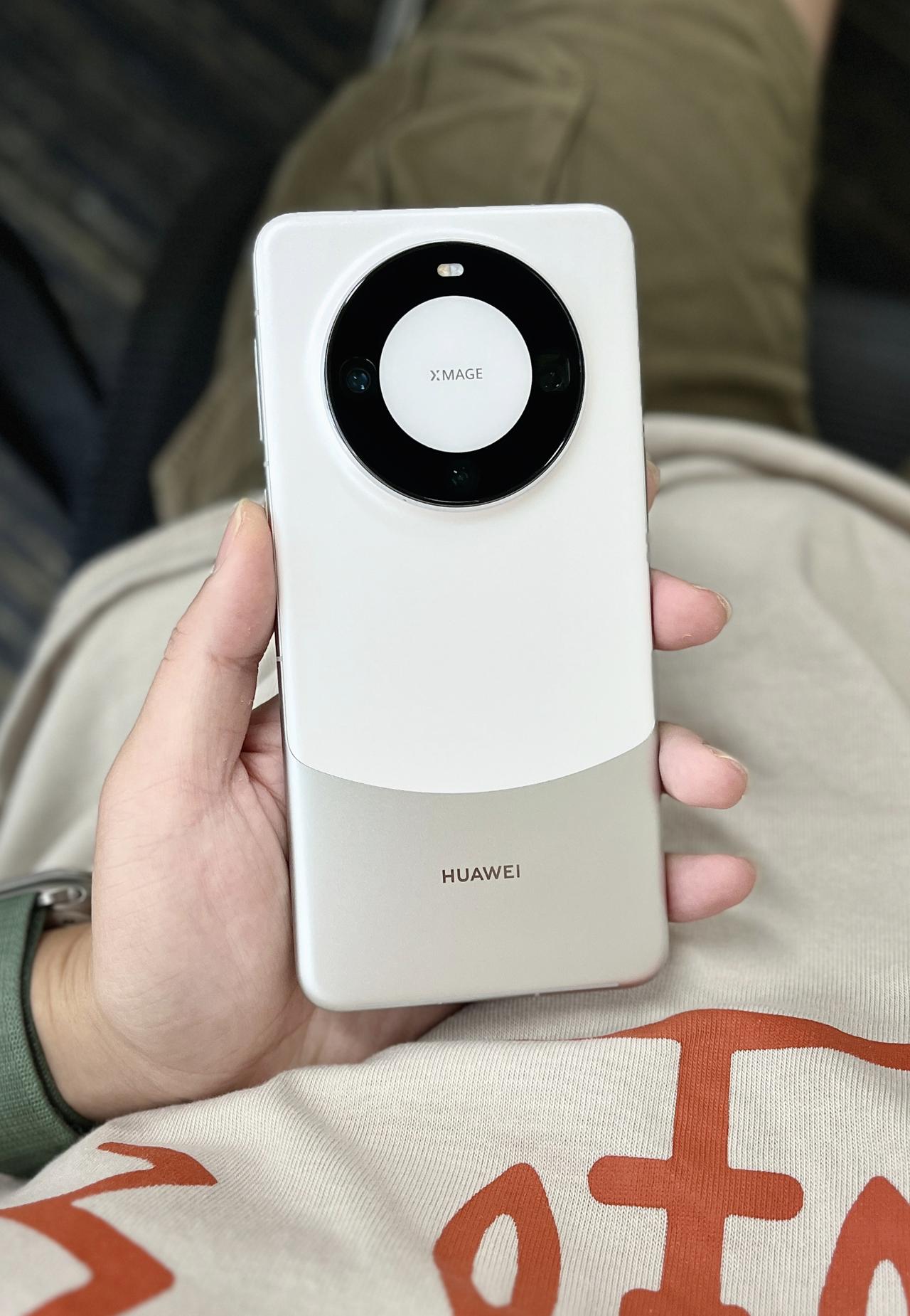 6999元的预算，你会选哪款手机？

1、华为Mate60 Pro（12+512