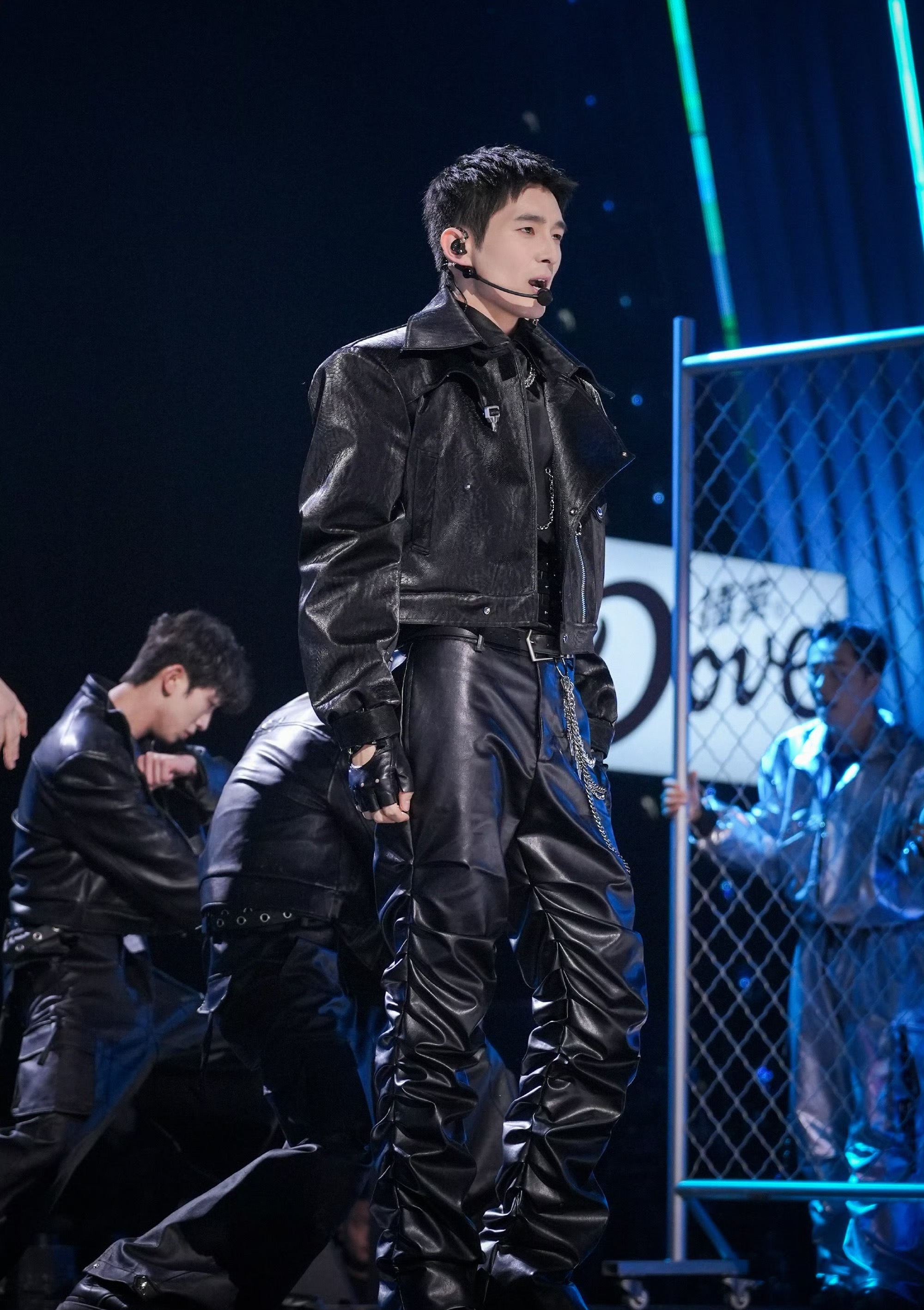 檀健次给危晋宇冠军夜加油檀健次：“感谢晋宇对这首歌的喜爱和演绎，美声的融入很惊喜