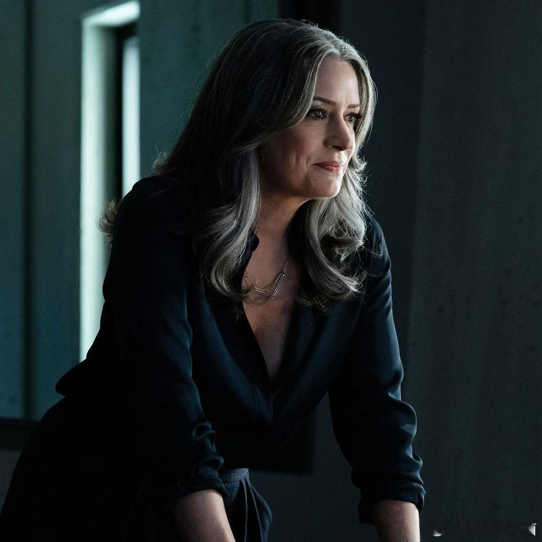 犯罪心理 发布Emily Prentiss组图，纪念这一角色出场18周年。 