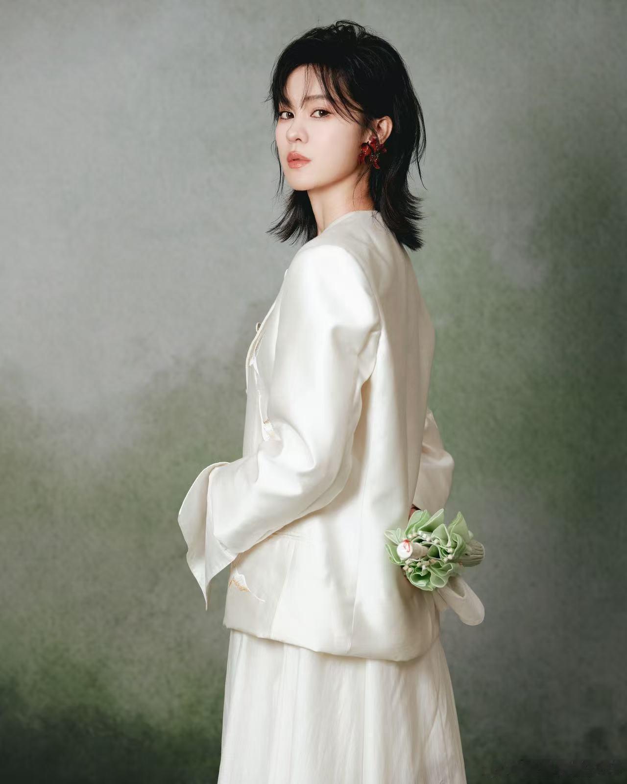 郁可唯OST女王又出手了郁可唯的嗓子是被老天爷吻过的吧OST女王郁可唯又出手了，