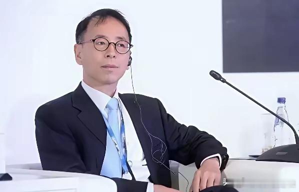 近日，著名经济学家谢国忠发出警告说，AI泡沫一旦破裂，美国经济必然遭到灾难性打击