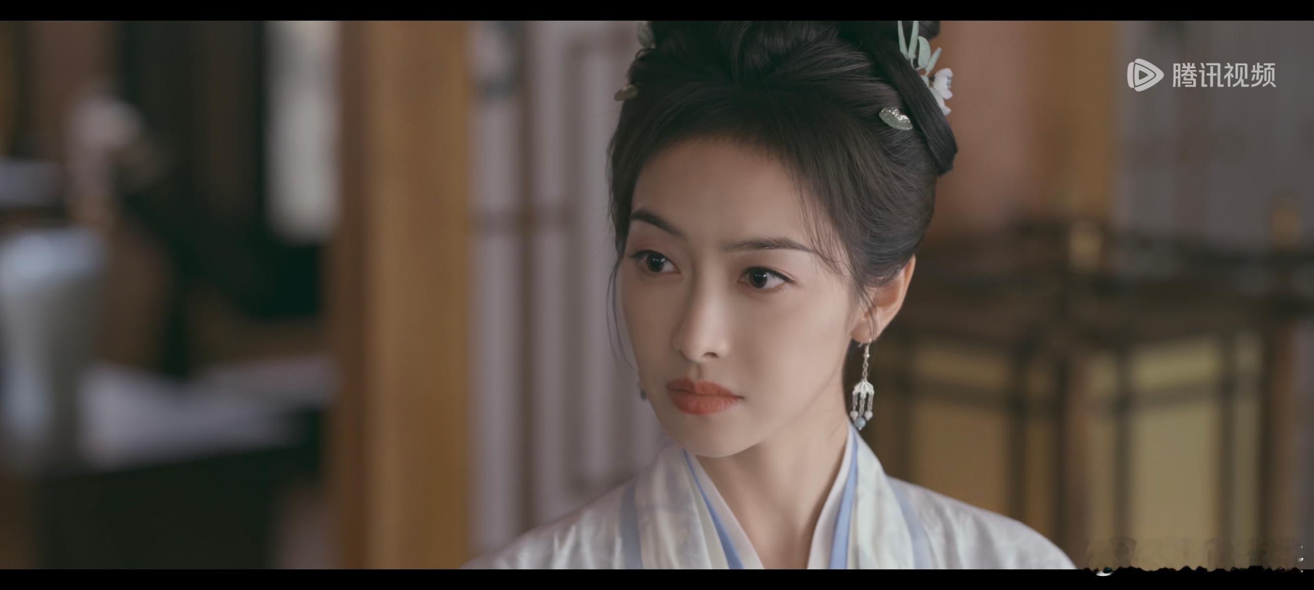 宋茜这个剧的造型妆容挺自然状态也蛮好，没有疲态不丧不寡山河枕 ​​​