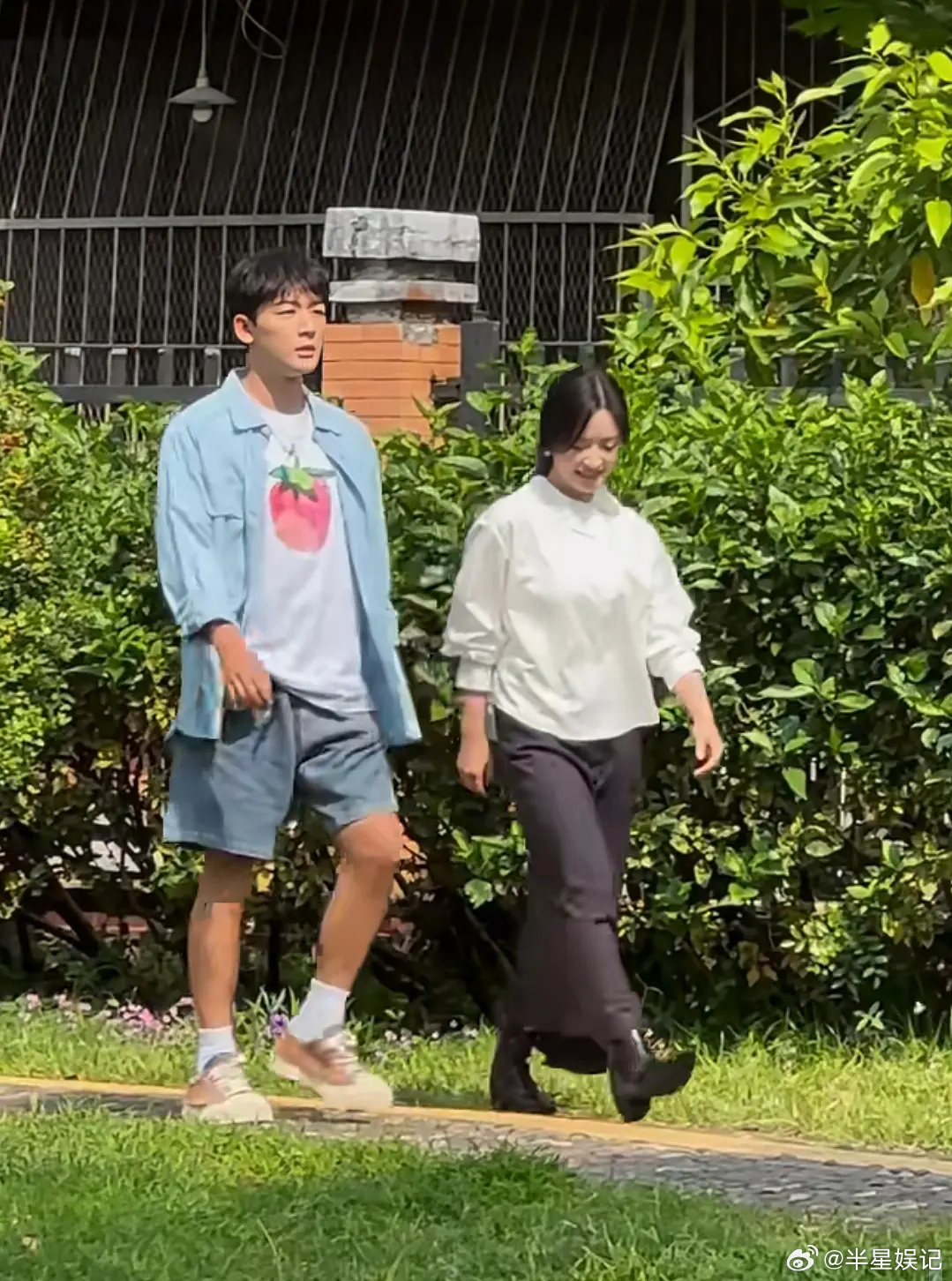 好一对素人情侣啊