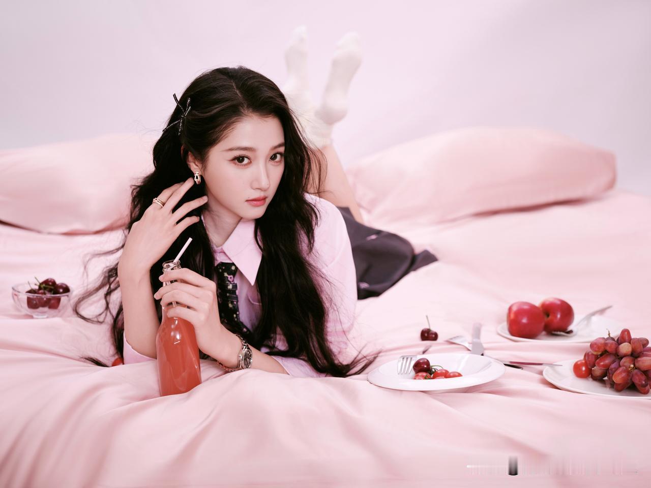 关晓彤分享图片