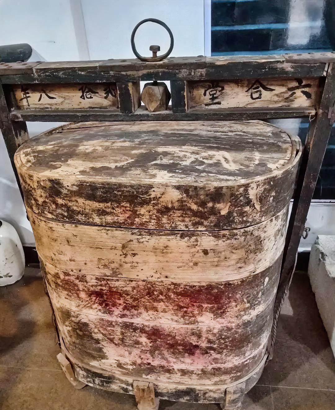 谁见过这玩意儿？我懵了！
家人们谁懂啊！翻出个老物件直接给我整不会了！
长得圆滚