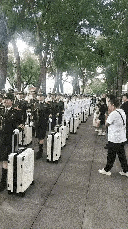 某地暴走团，她们还有一颗躁动的心。