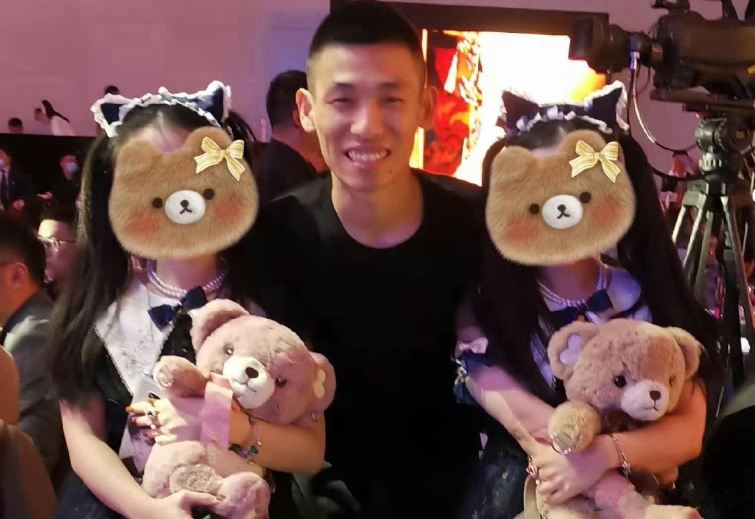 一个花墙而已，就让一群4+2，njs战战兢兢，xqm还是太权威了 团⌚你们妈咪～