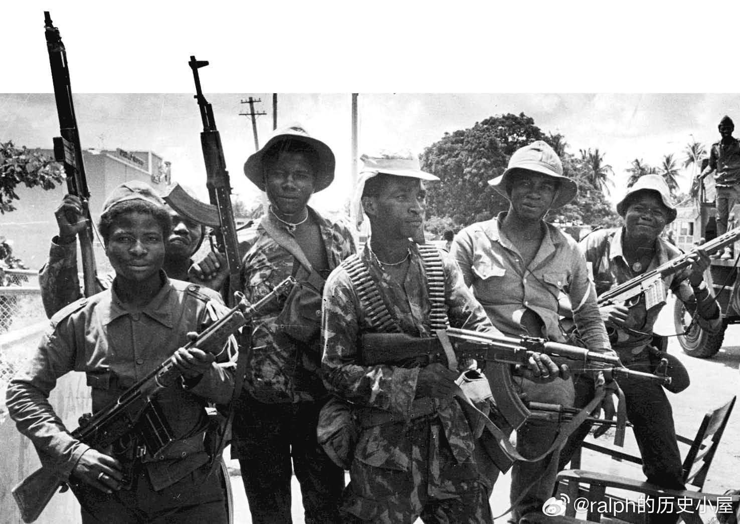 1975年安哥拉内战期间，持苏式武器的安哥拉人民解放运动士兵军事历史全触达
