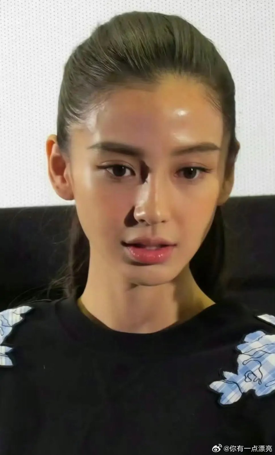 杨颖是头相，骨相，皮相都完美。总之人家就是美的很客观！ 