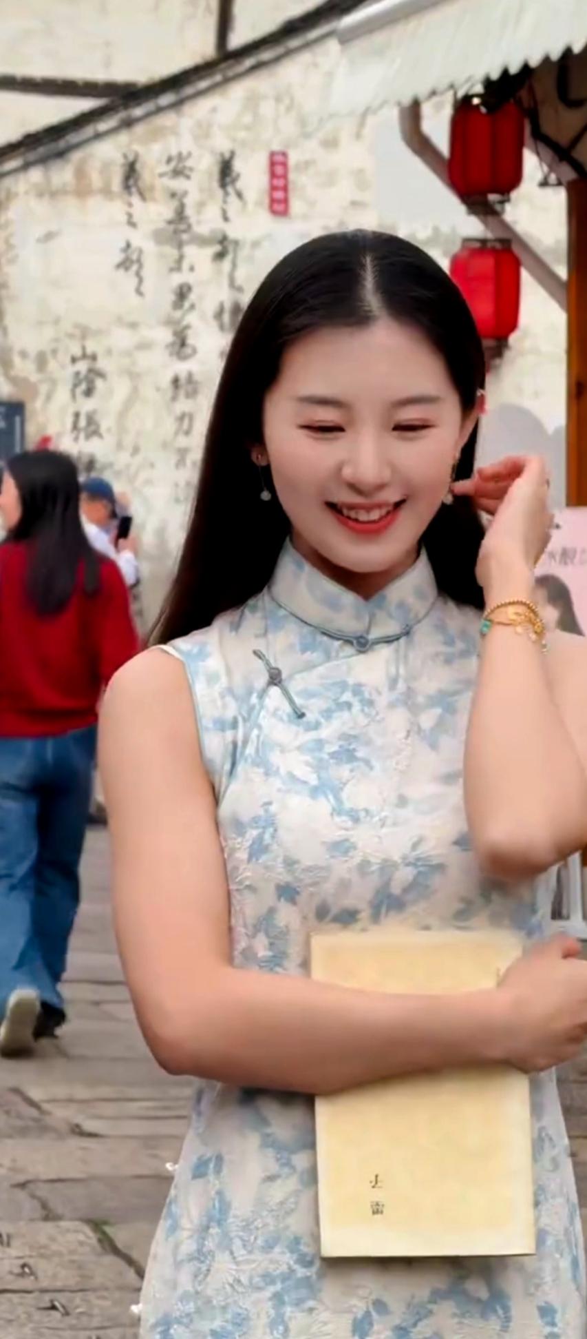 打卡古风街巷，感受传统韵味！