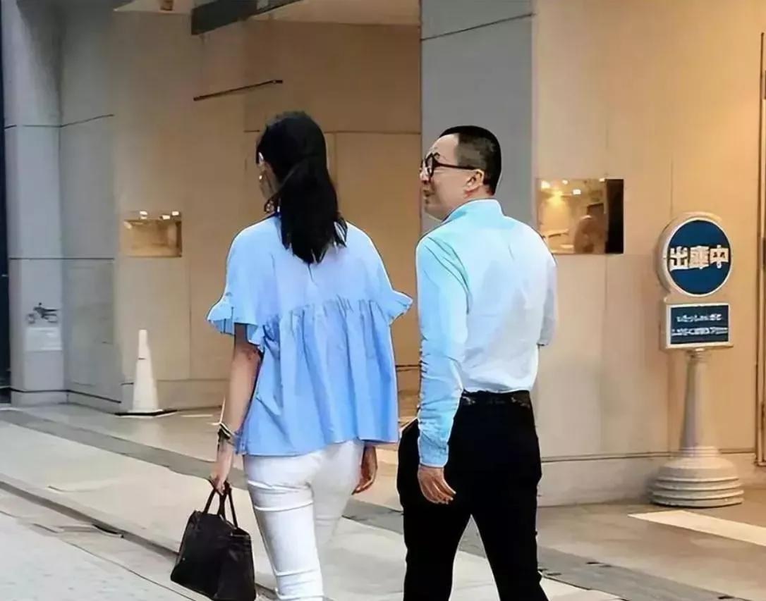 他，她只能是她的。