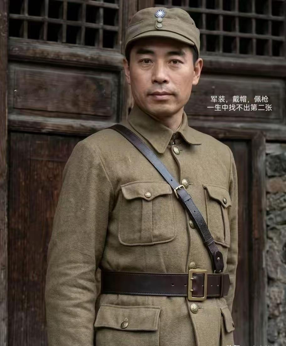 他帅的不只是面孔，更是眼神里的救国心
