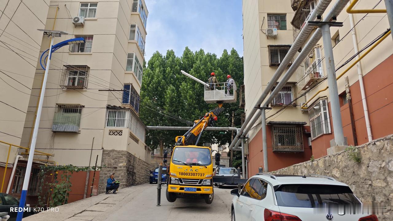 我们生活区的饮用水问题终于引起了一些大媒体的关注。7月3日，中国新闻网微博报道: