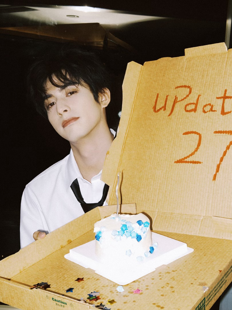 27的宋威龙27岁的宋威龙，好权威一张脸。生日快乐🎂🎈🎁