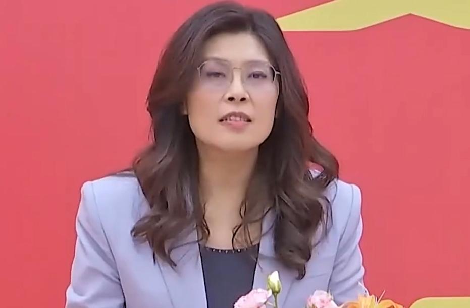 谁能想到，一个在岛内民调里被无情踩到4%谷底的“垫底王”，竟然只用了不到72小时