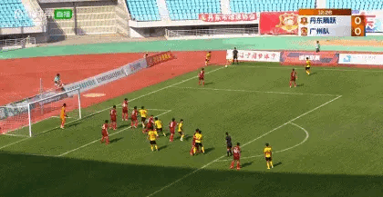 广州队到底怎么了？[捂脸][捂脸][捂脸]乾坤大挪移，最弱项被对手抓到了，一脚定